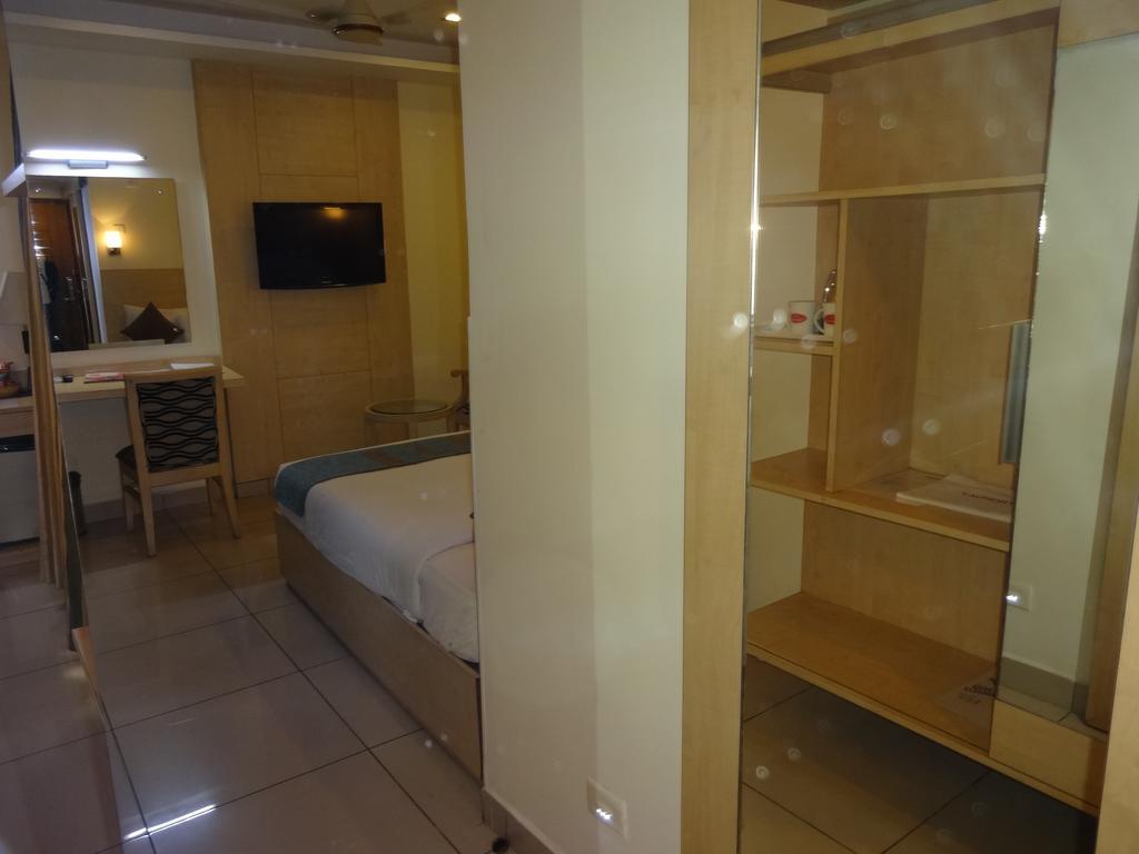 Hotel Southern Grand Vijayawada Exterior photo